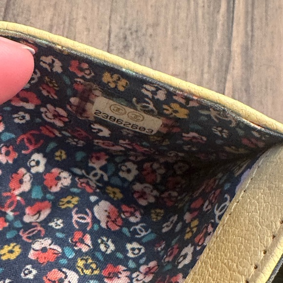 Chanel Calfskin Yellow Leather Compact Wallet with CC Logo - Picture 7 of 13